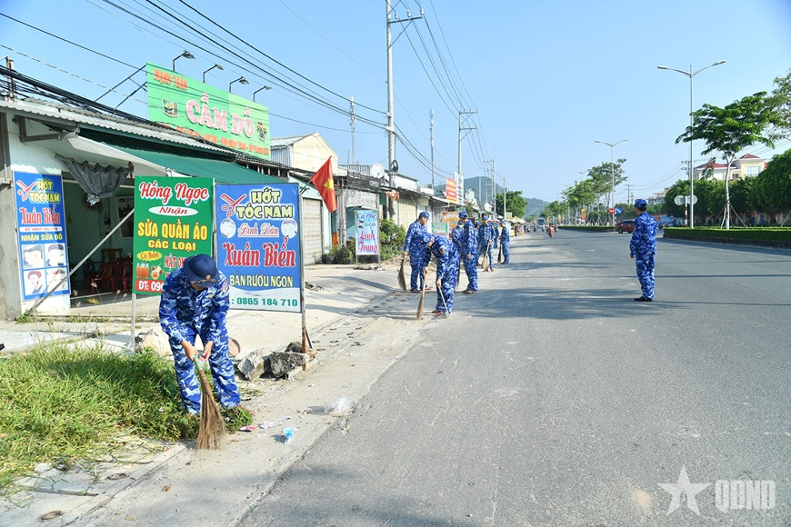 Coast Guard Region 4 actively responds to “Phu Quoc Environment Day”